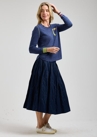 Chest Pocket & Contrast Stitching Sweatshirt. Style ZKP8405U