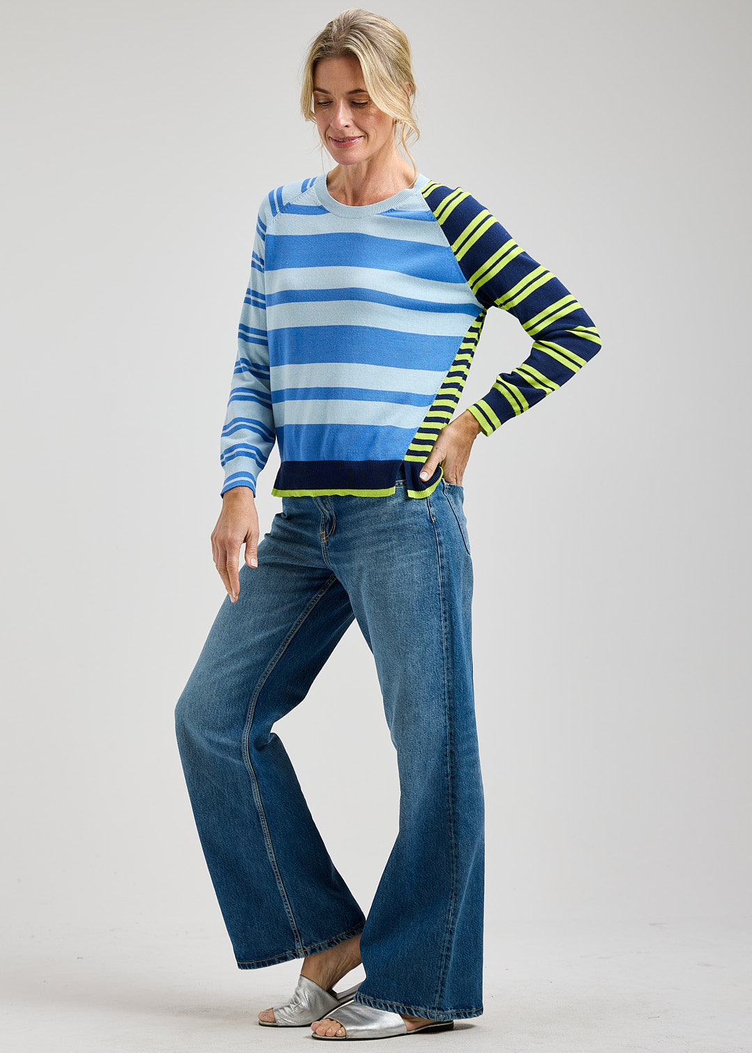 Multi Stripes Round Neck Sweatshirt. Style ZKP8413U