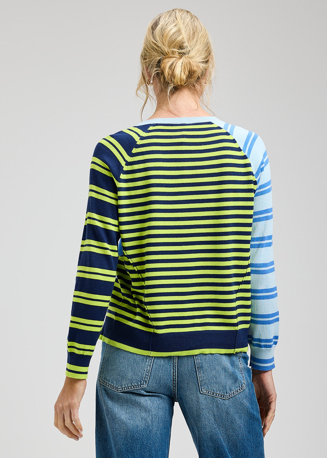 Multi Stripes Round Neck Sweatshirt. Style ZKP8413U