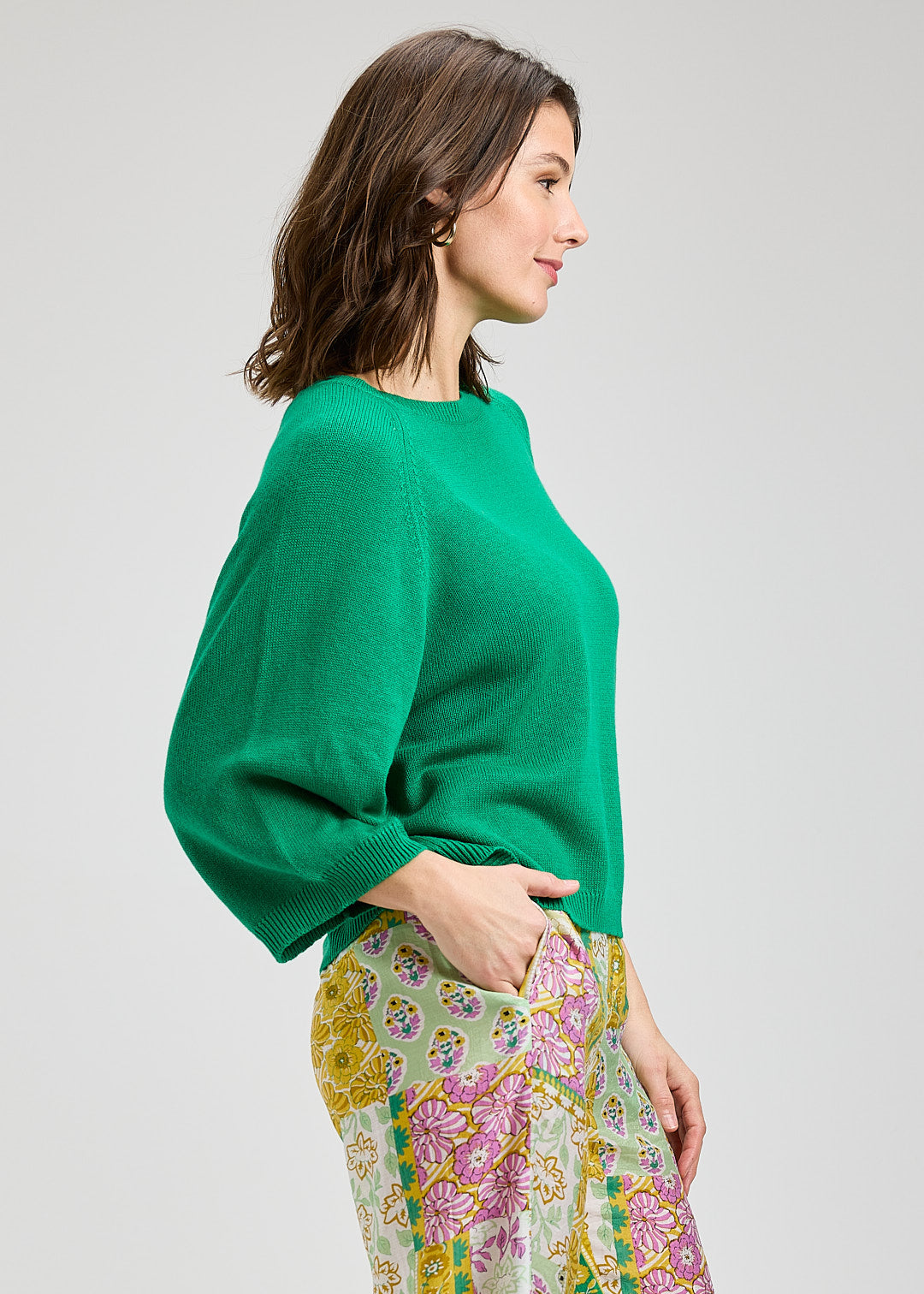 Solid Colour 3/4 Balloon Sleeve Sweater. Style ZKP8427U