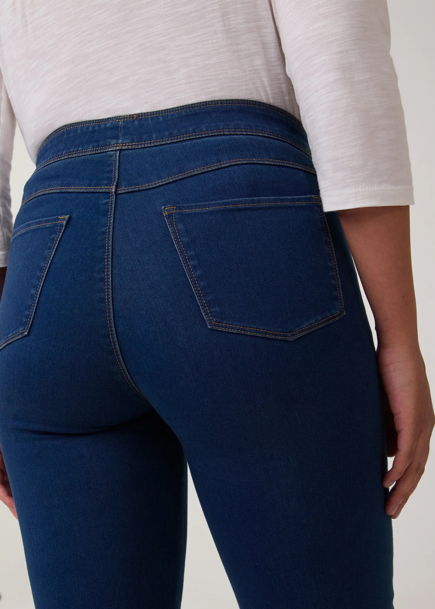 Pull-On Straight Leg Jean. Style FD291106N