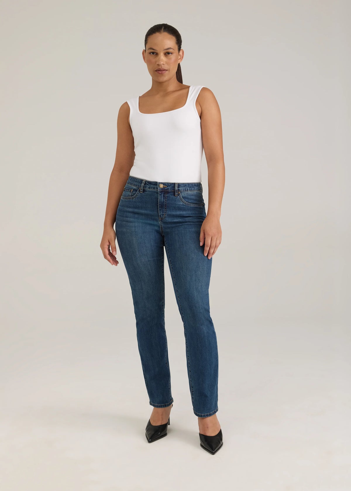 Olivia Straight Leg Jean. Style FD2122779