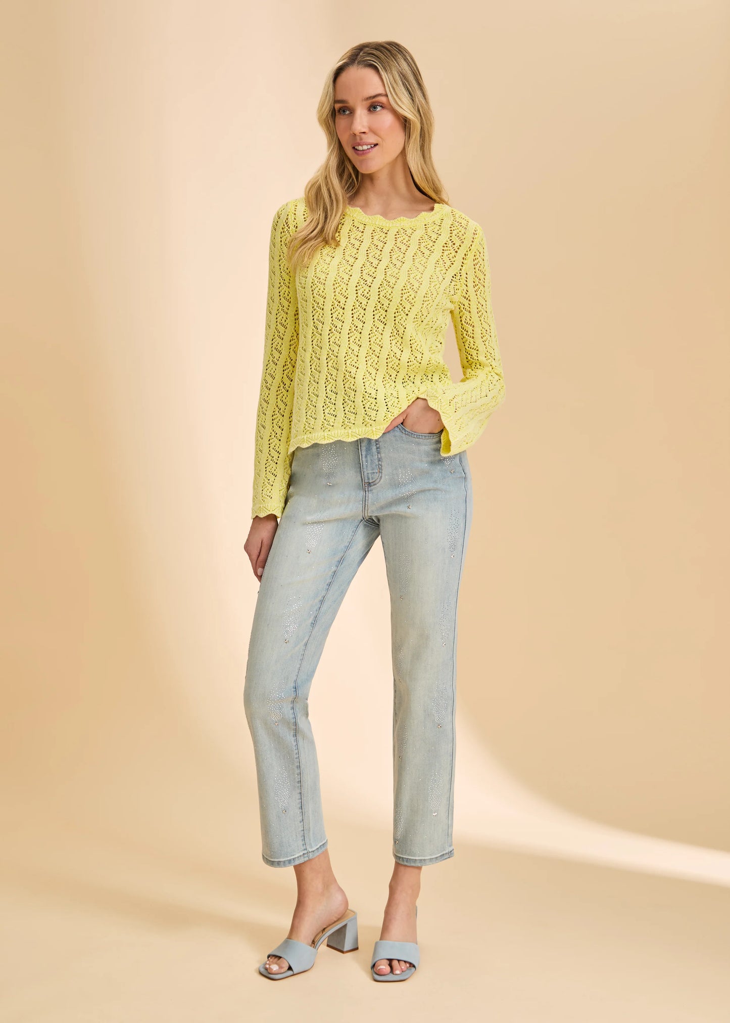 Suzanne Fit Shooting Star Rhinestone Detail Jeans. Style FD6788779