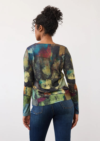 Long Sleeve Lightweight Notch Neck Printed Top. Style FD3943451