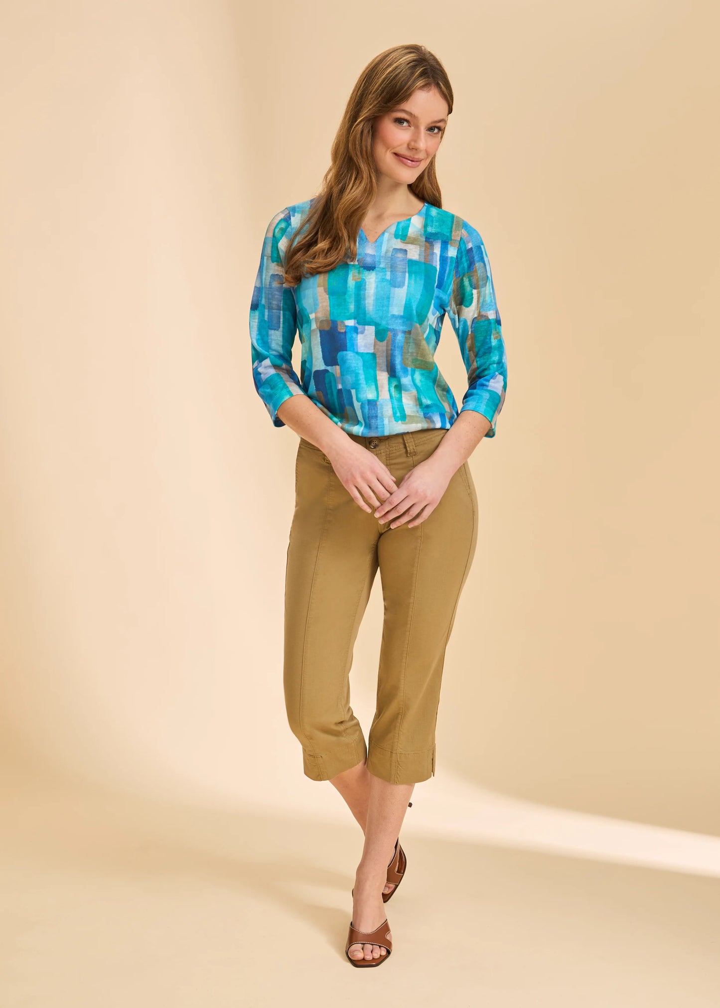 Christina Mid Rise Pin Tuck Cargo Capri. Style FD5261924