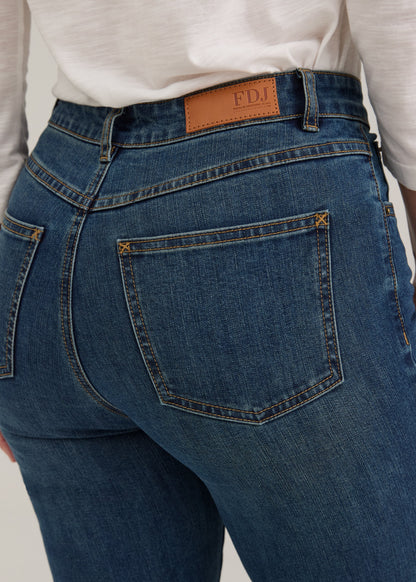 Petite Suzanne Slim Leg Jean. Style FD8961779