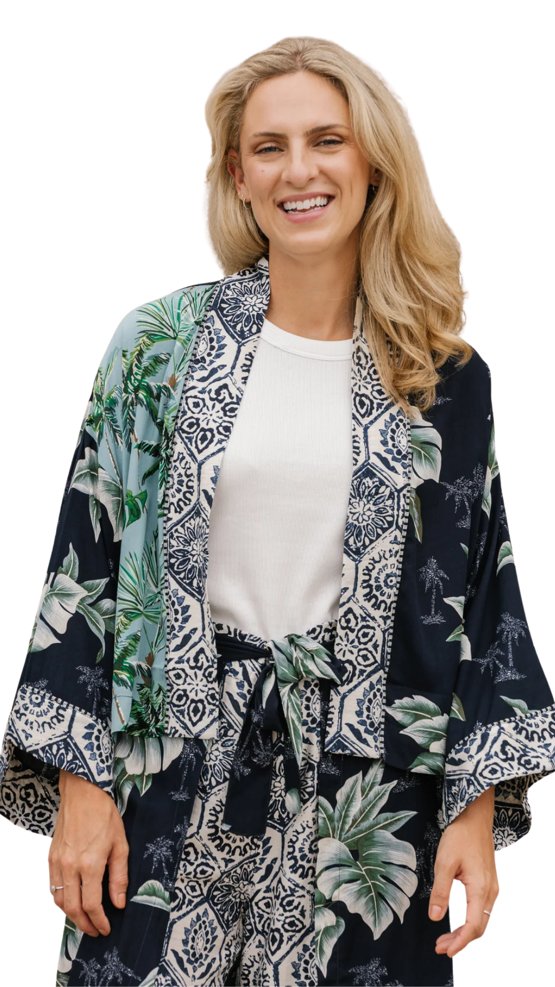 Cropped Relaxed Fit Tropical Prints Palm Cardigan. Style SHNP5789