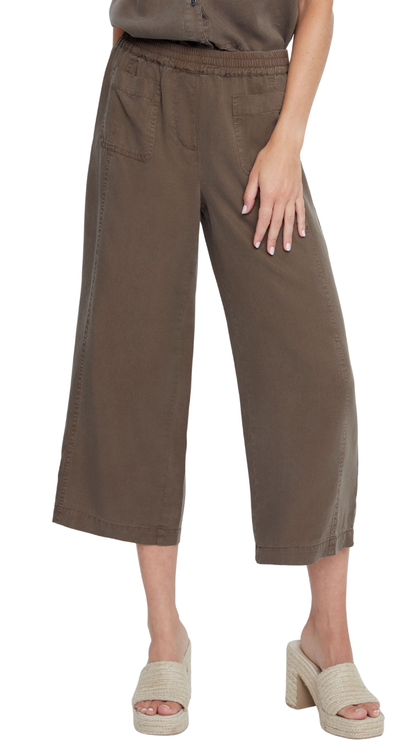 Wide Leg Patch Pockets Pull-On Cropped Pant. Style REN8129-E3073