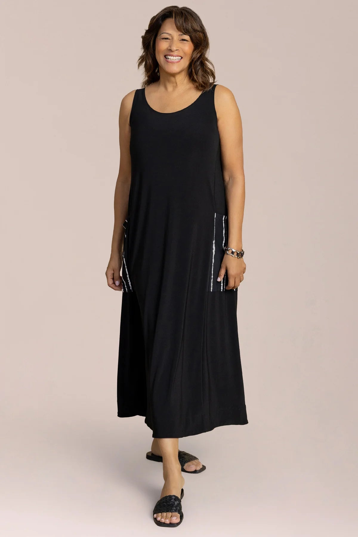 Stripe Pockets Sleeveless Maxi Dress. Style SI28193P-B/C