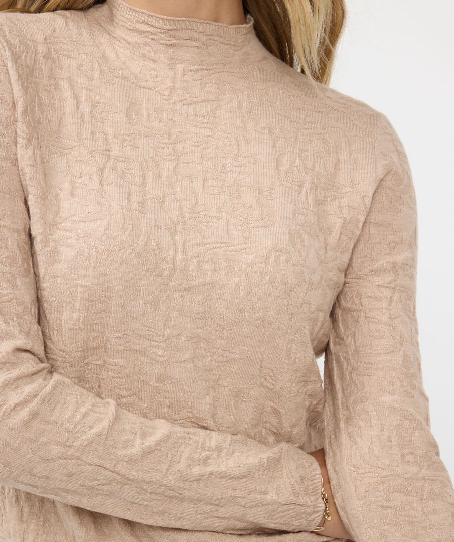 Solid Jacquard Turtleneck Sweater. Style ESQF2427509