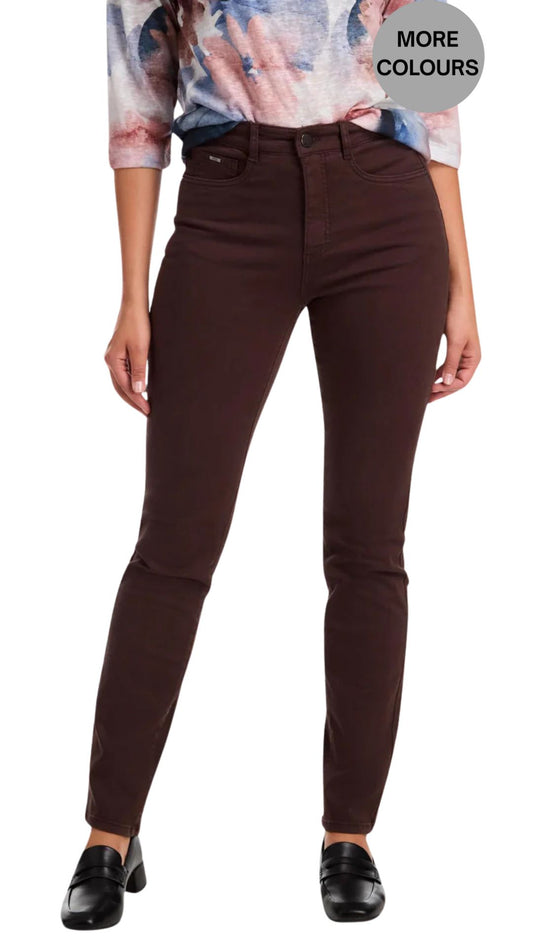 Suzanne Straight Leg Jean. Style FD6864511