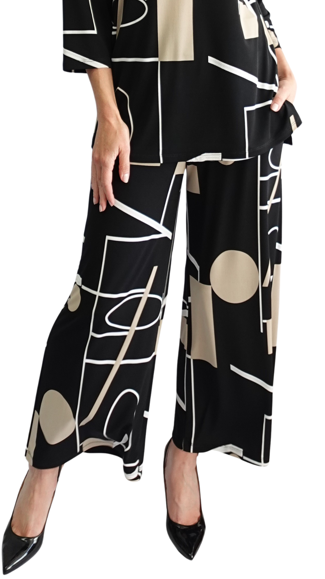 Geo Print Pull On Culotte. Style SW95213