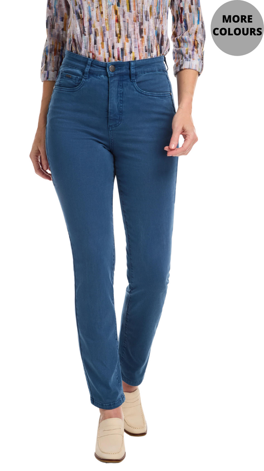 Petite Suzanne Straight Leg Jean. Style FD8864511