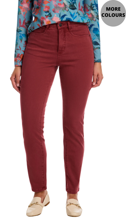 Petite Suzanne Straight Leg Jean. Style FD8864511