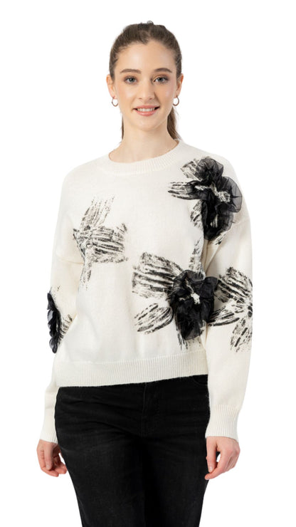 Tule Flower Cream Round Neck Sweater. Style FS253D42