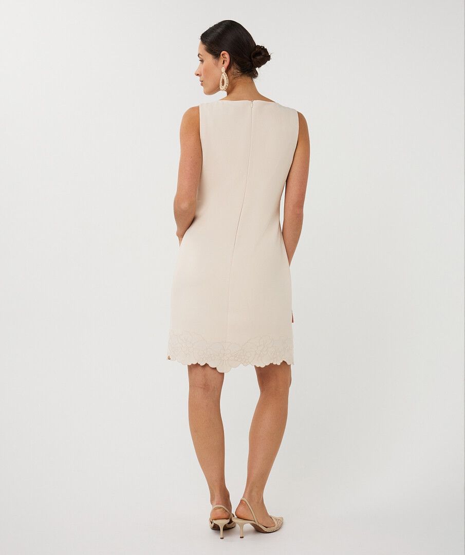 Sleeveless Embroidered Flowers Details Dress. Style ESQ05010