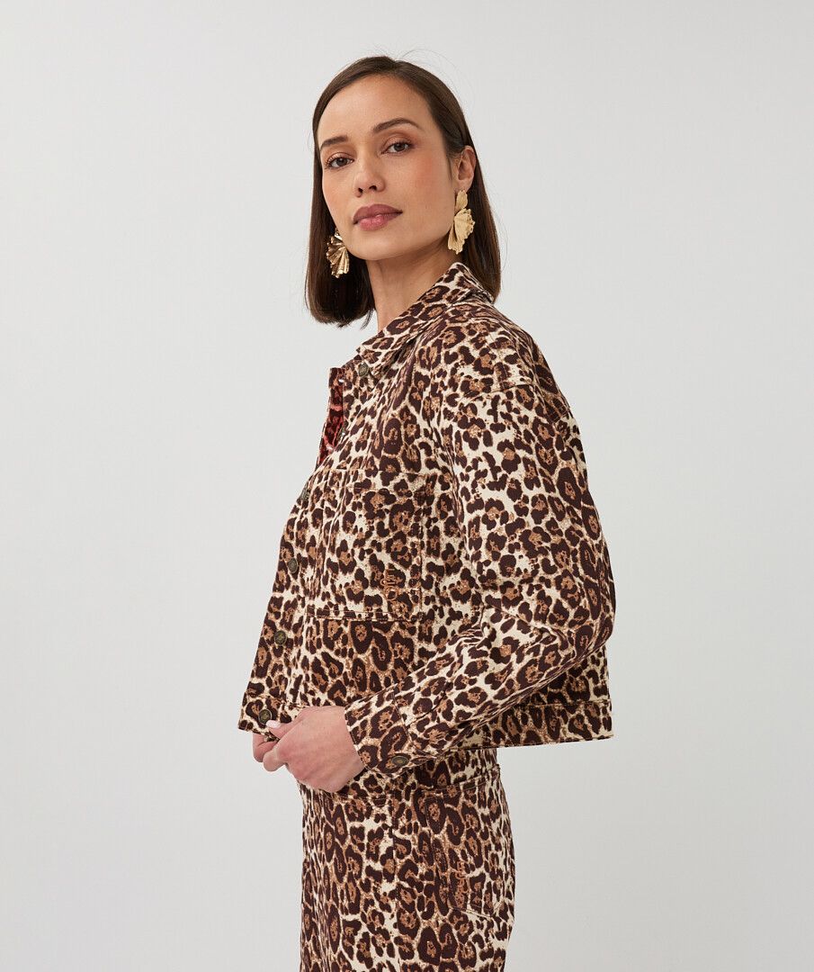 Leopard Print Long Sleeve Button Up Cropped Jacket. Style ESQ12000