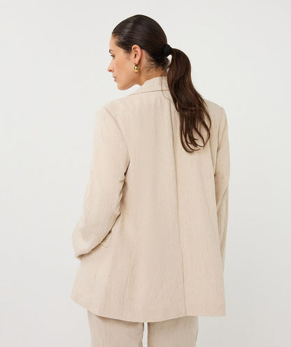 Oversized Button Front Structured Blazer. Style ESQ17000