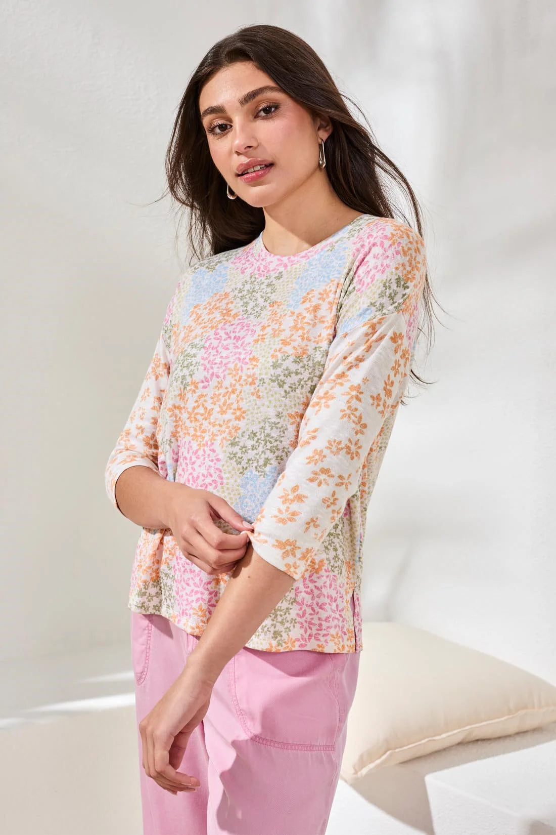 Floral Print 3/4 Sleeve Crew Neck Top. Style TR6124O-1619