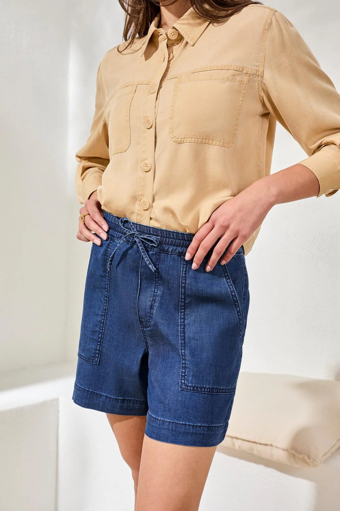 Soft Drape Audrey Pull-On Elastic Waist Shorts. Style TR6126O-5383