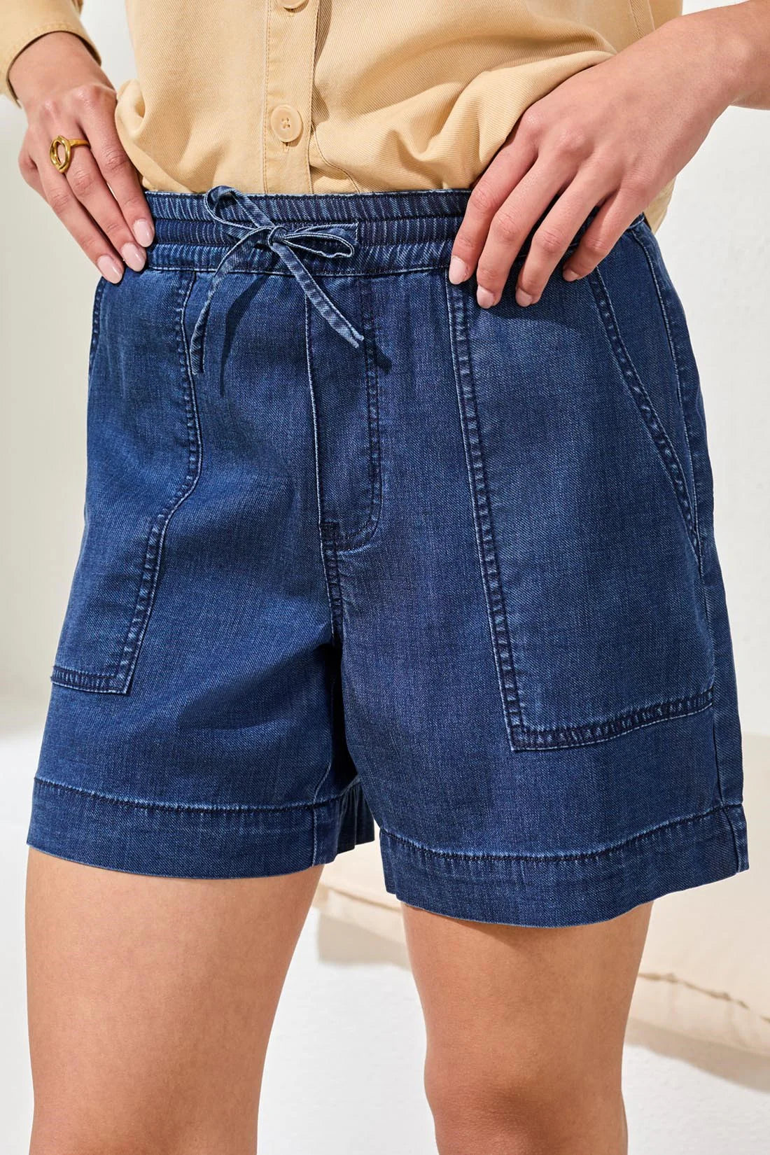 Soft Drape Audrey Pull-On Elastic Waist Shorts. Style TR6126O-5383