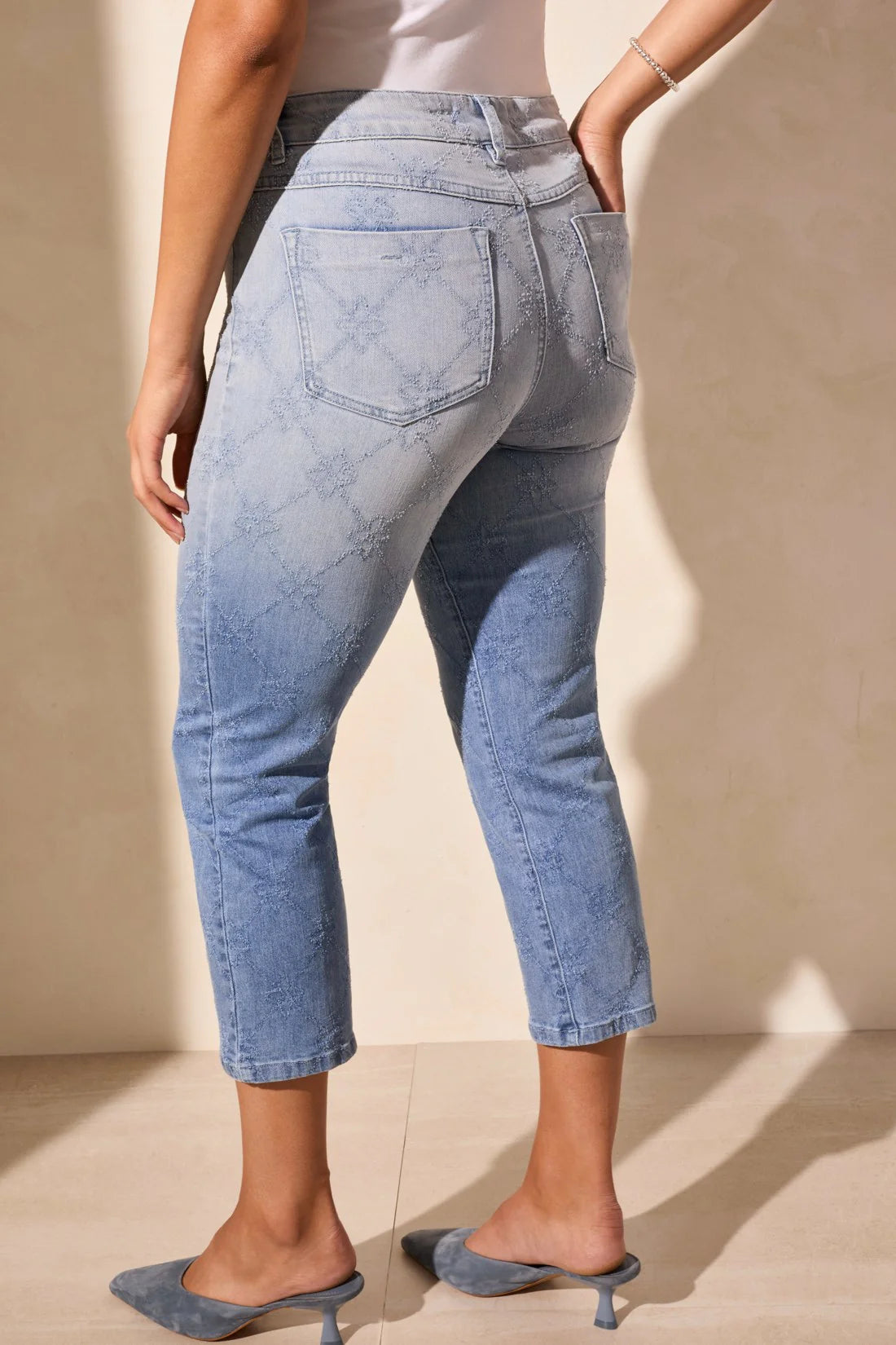 Audrey Mid Rise Dip-Dye Straight Crop Jeans. Style TR5802O-5231