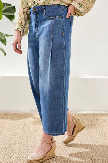 Audrey Pleated Cropped Wide Leg Jean. Style TR6189O-4984