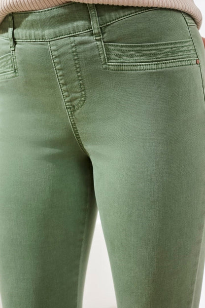 Comfort Stretch Pull-On Slim Leg Capris. Style TR2442O-2020W