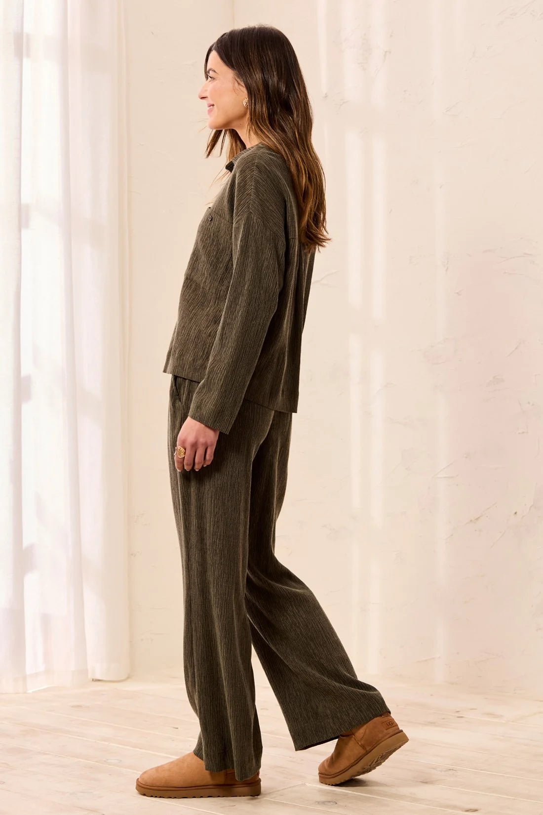 Crinkle Lyocell Pull-On Flowy Wide Leg Pants. Style TR3141O-8503
