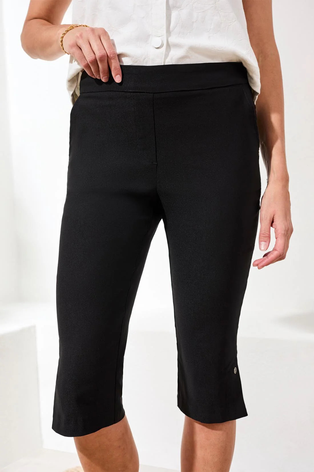 Flatten It® Slim Leg Snap Vents Capris. Style TR3013O-7165