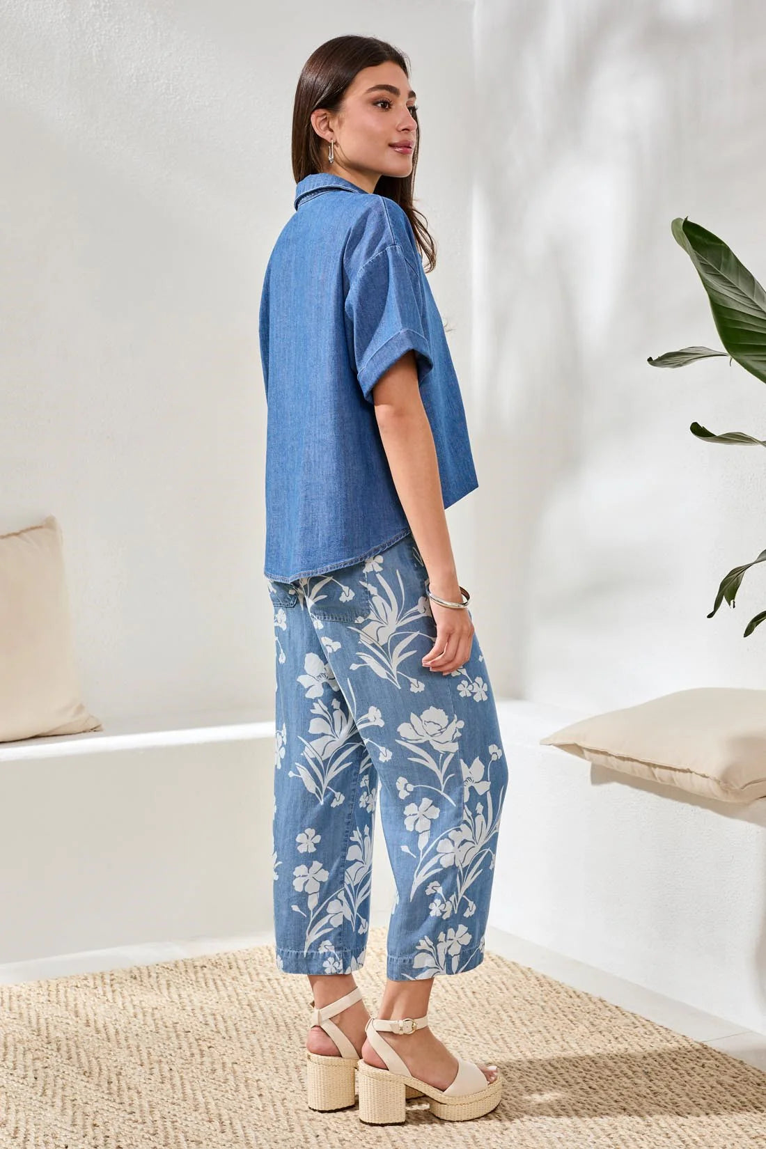Flowy Short Sleeve Denim Collared Top. Style TR5739O-4984
