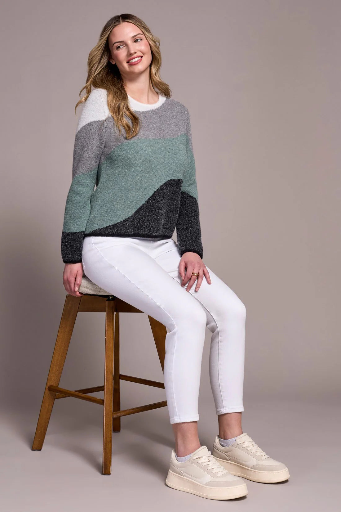 Double Knit Yarn Intarsia Sweater. Style TR6005O-4857