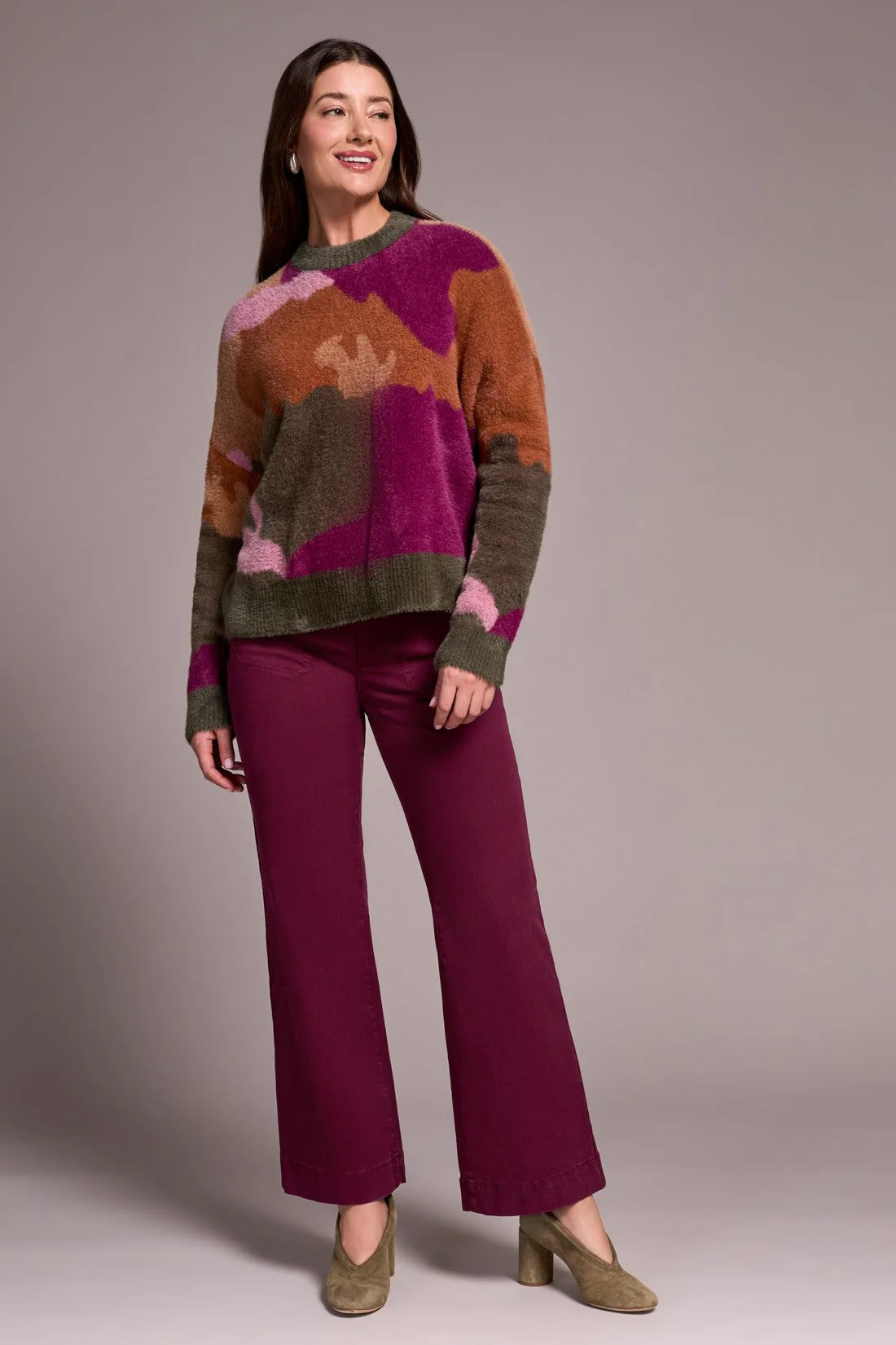Intarsia Yarn Crew Neck Sweater. Style TR5984O-5090