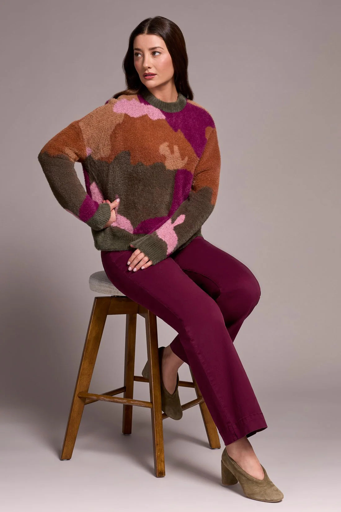 Intarsia Yarn Crew Neck Sweater. Style TR5984O-5090