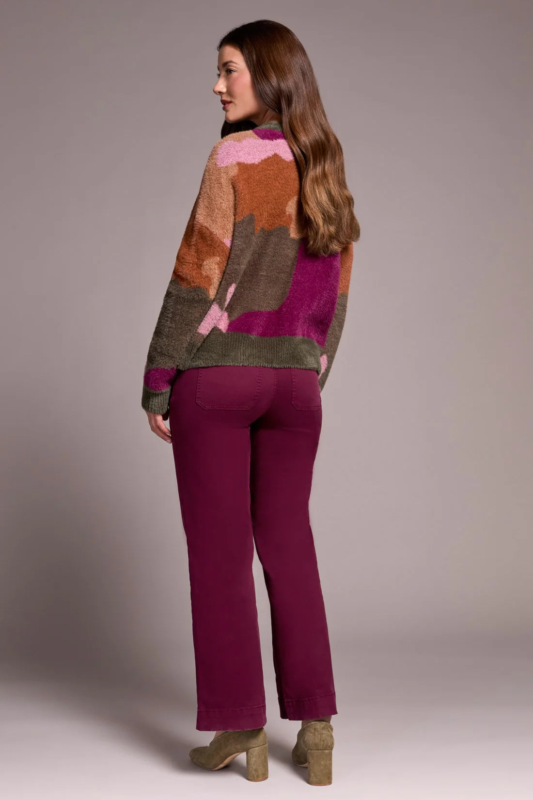 Intarsia Yarn Crew Neck Sweater. Style TR5984O-5090