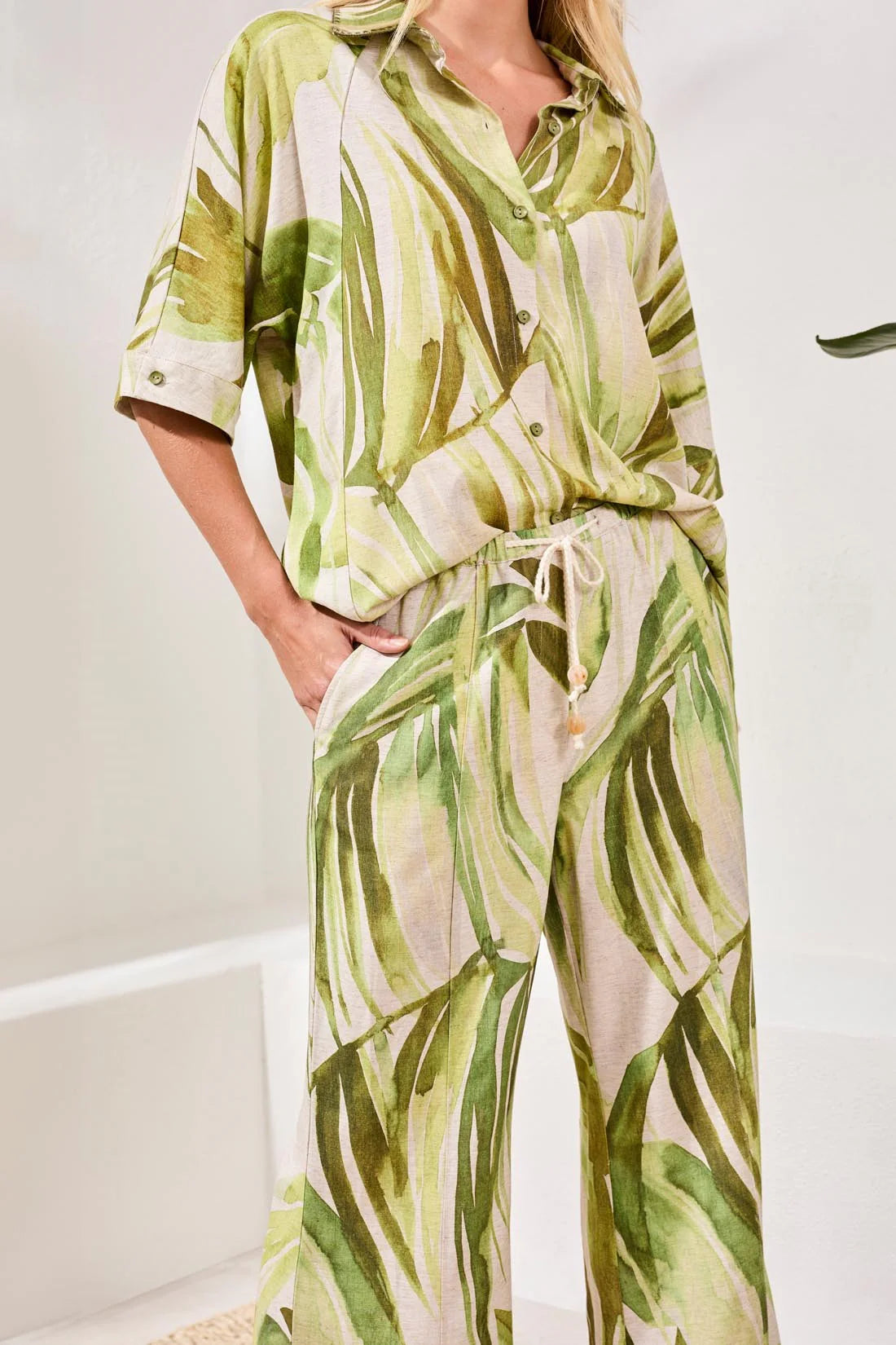 Tropical Print Pin Tuck Pull-On Pant. Style TR3070O-8393