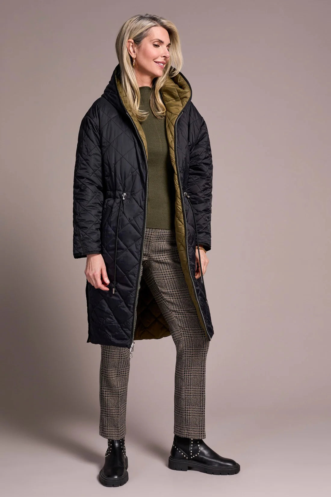 Reversible Quilted Hooded Puffer Jacket. Style TR2316O-8314