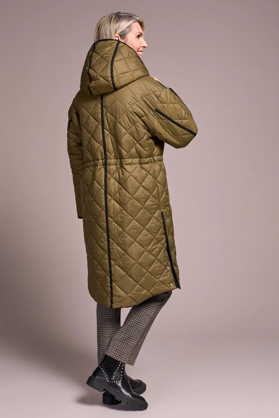 Reversible Quilted Hooded Puffer Jacket. Style TR2316O-8314