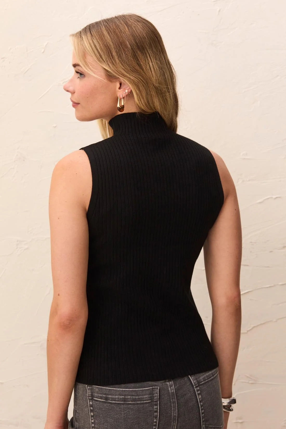 Ribbed Funnel Neck Sleeveless Knit Tank. Style TR3124O-835