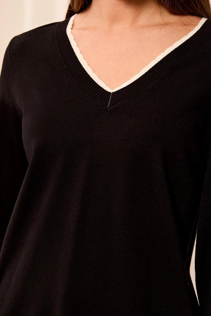 Scalloped Contrast Trim Details V-Neck Sweater. Style TR3208O-8477