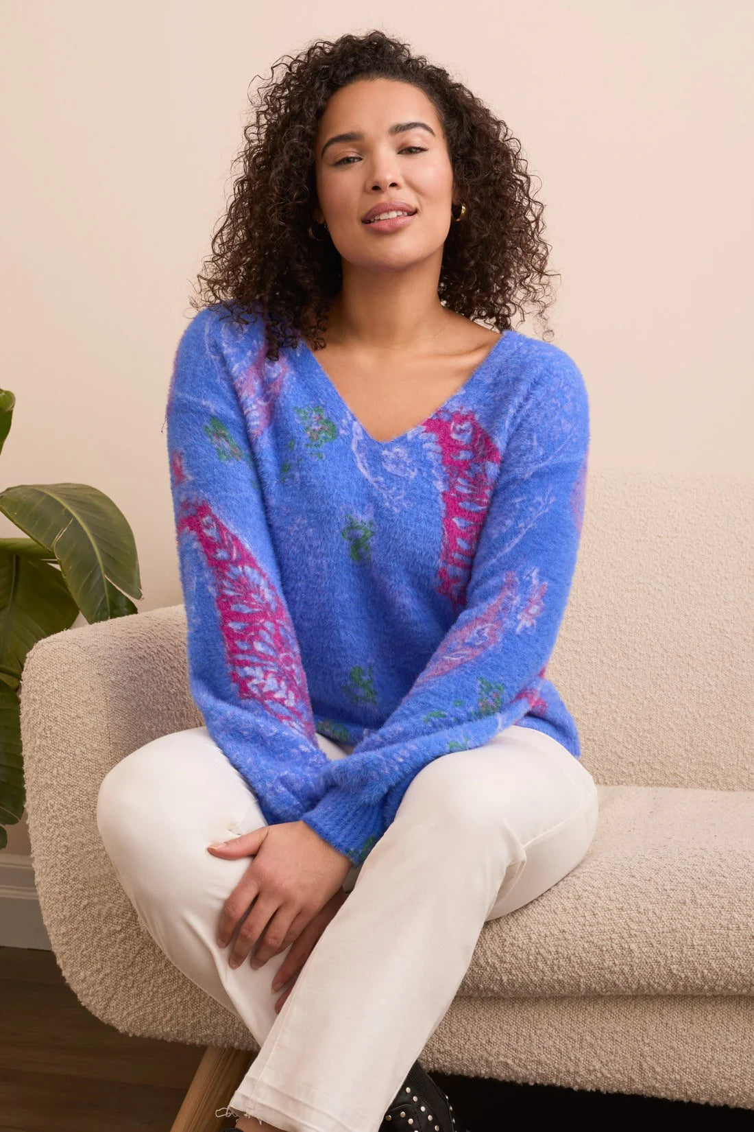 Blue Floral Yarn V-Neck Sweater. Style TR5585O-5054