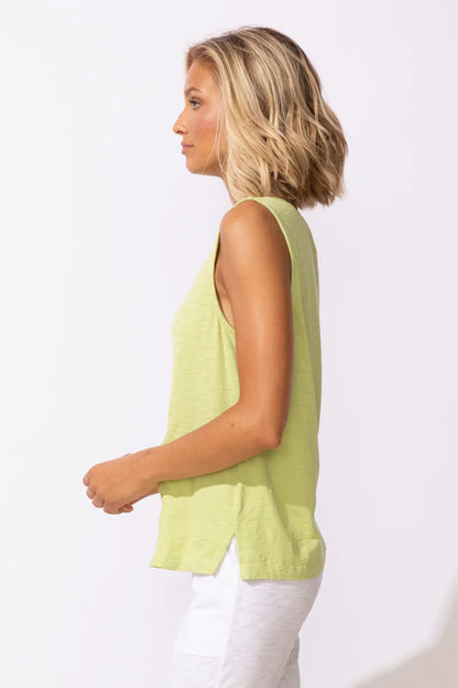 Gecko Print Round Neck Sleeveless Top. Style ESC52521