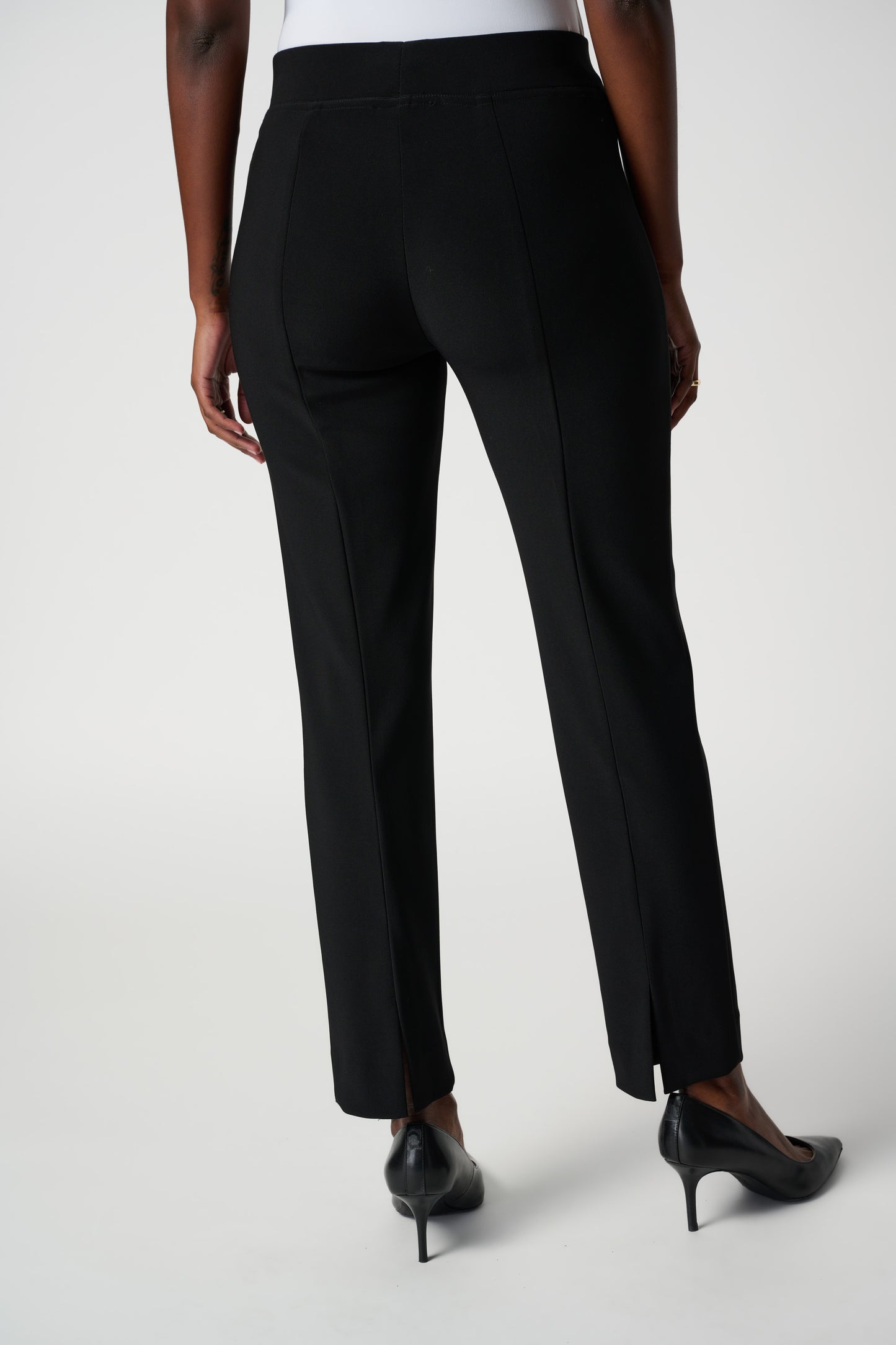 Pull On Ankle Slit Pant in Black. Style JR143105s