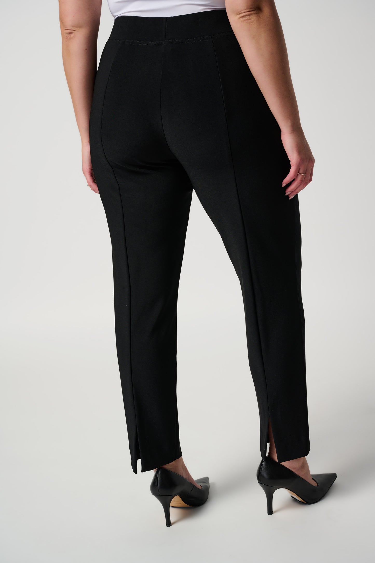 Pull On Ankle Slit Pant in Black. Style JR143105s