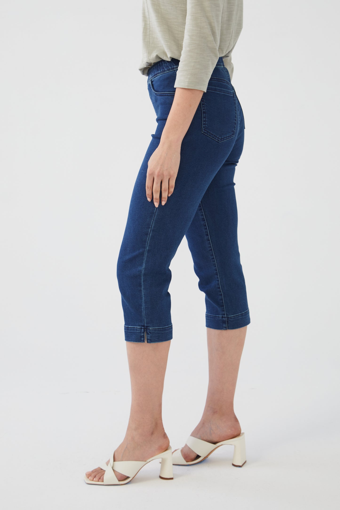Pull On Denim Capri in Dark or Medium Wash. Style FD2873711
