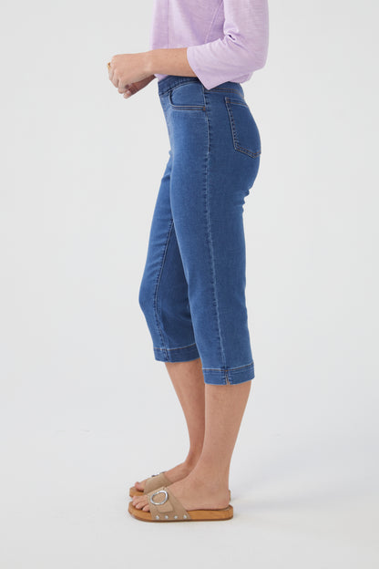 Pull On Denim Capri in Dark or Medium Wash. Style FD2873711