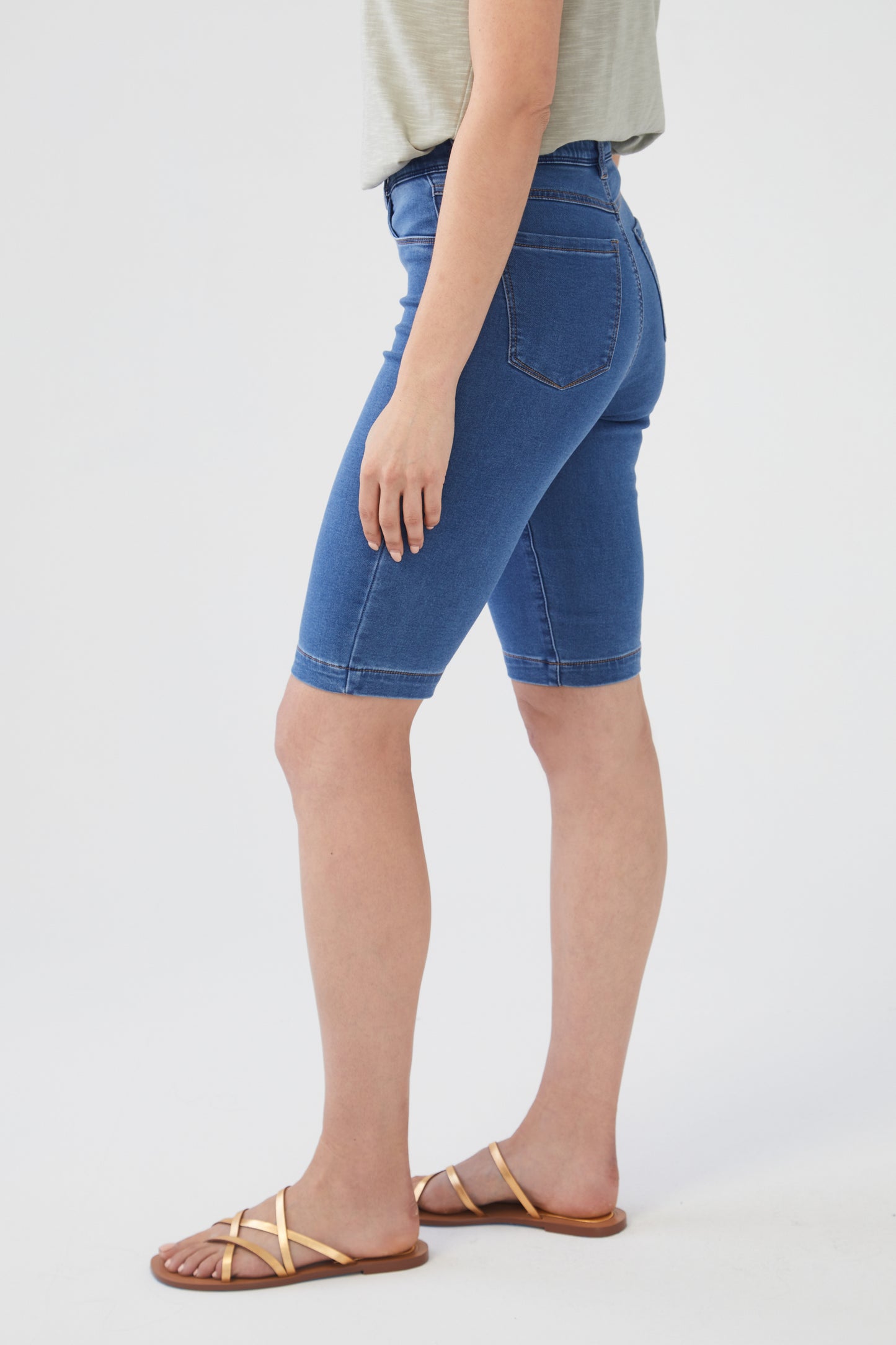 Olivia Bermuda Short in Medium or Dark Wash. Style FD2983711