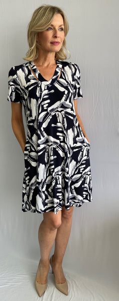 Brush Print V-Neck Pocket Dress. Style SW77217