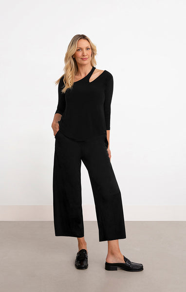 Cutting Edge 3/4 Sleeve Top in Black. Style SI22261-2BLK
